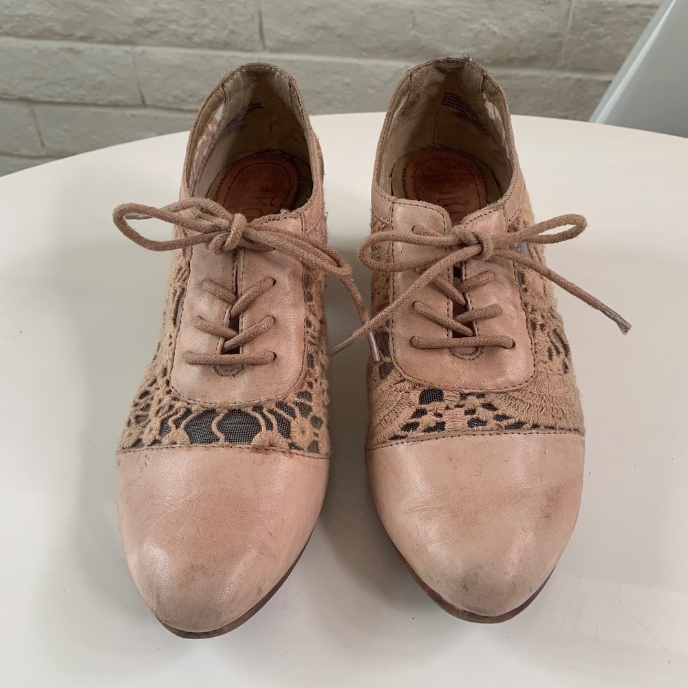 Latigo Pink Lace Shoes